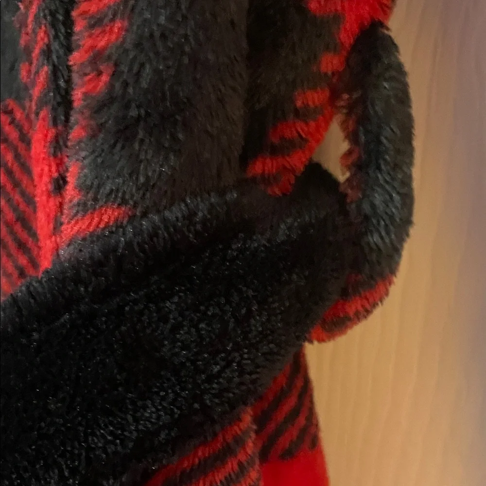 Cuddl Duds Boys Robe Hooded Buffalo Plaid Size 12/14 L Excellent Condition